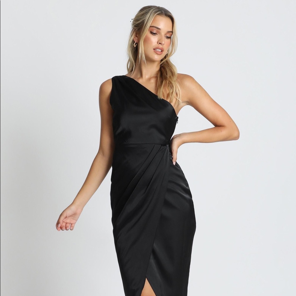 One shoulder dress